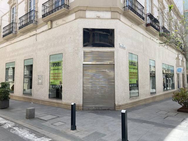 Local comercial en Venta en Calle Navarro Rodrigo en Centro