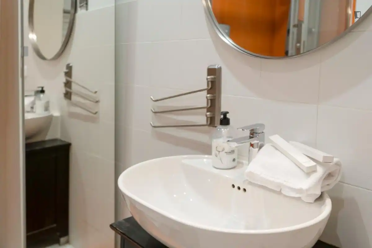 Baño de Apartamento de alquiler en Madrid con Aire acondicionado, Amueblado y Horno