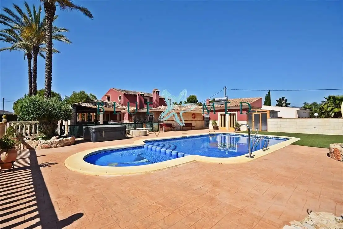 Villa mit Pool zum Verkauf in CASA COLORÁ