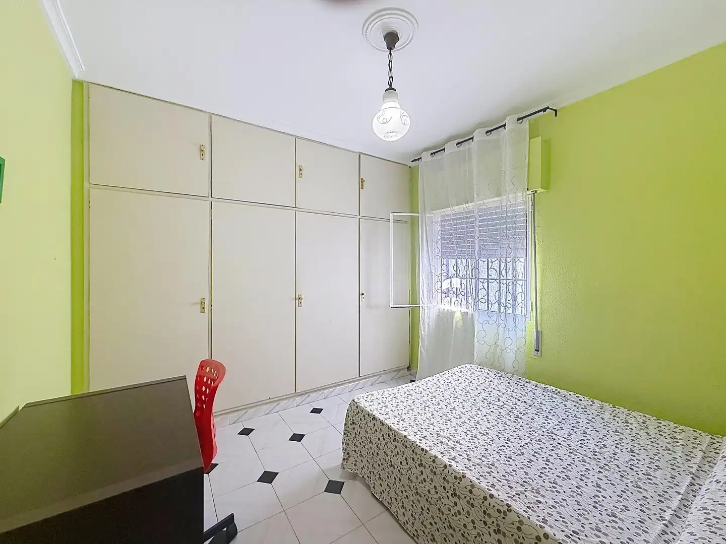 Bedroom of Flat for sale in Sevilla  with Air Conditioner, Terrace and Furnished