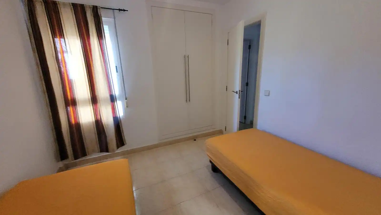 Schlafzimmer von Dachboden zum Verkauf in L'Alfàs del Pi mit Klimaanlage, Terrasse und Möbliert