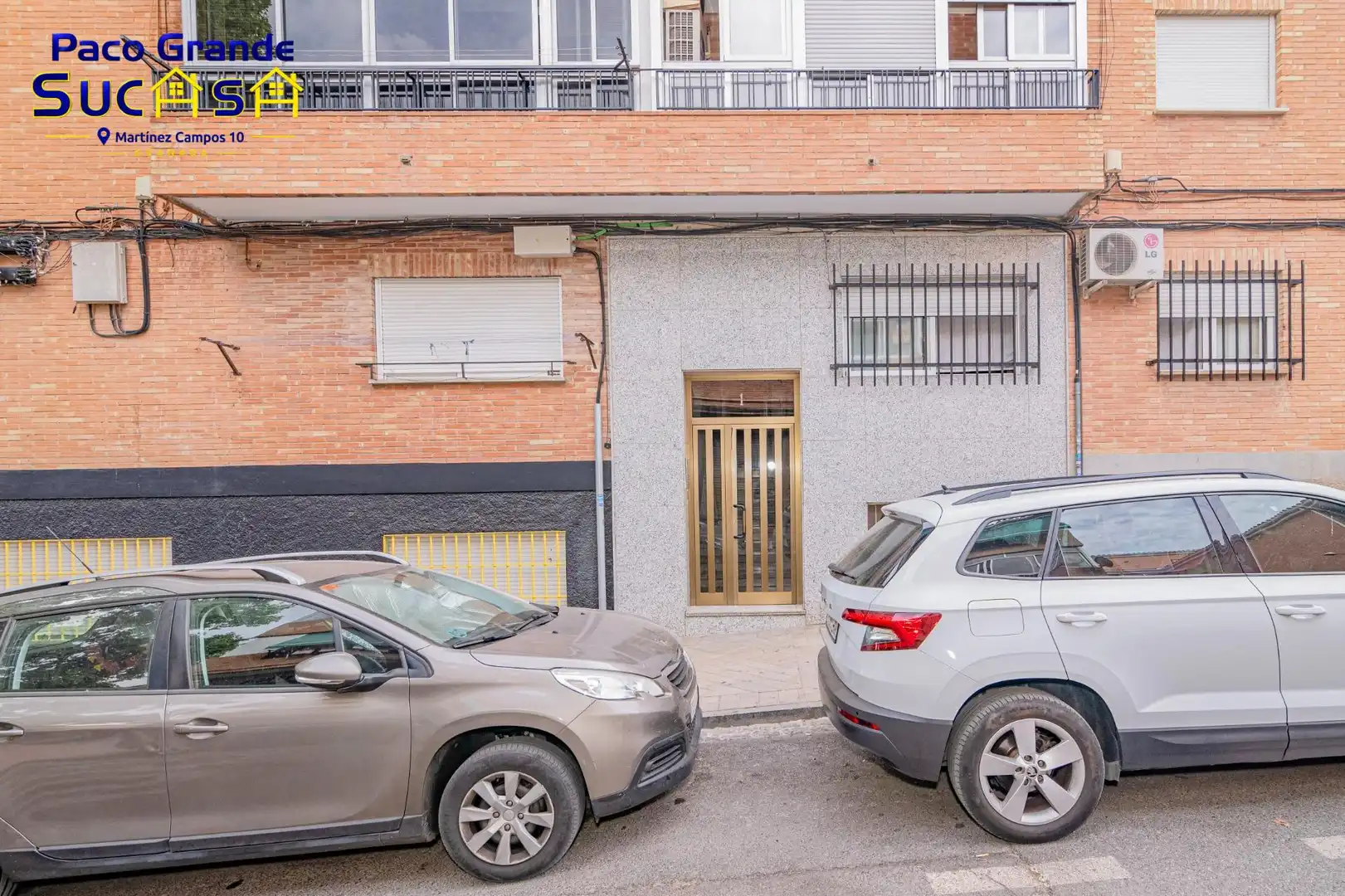 Vista exterior de Àtic en venda en Granada amb Aire condicionat, Calefacció i Terrassa