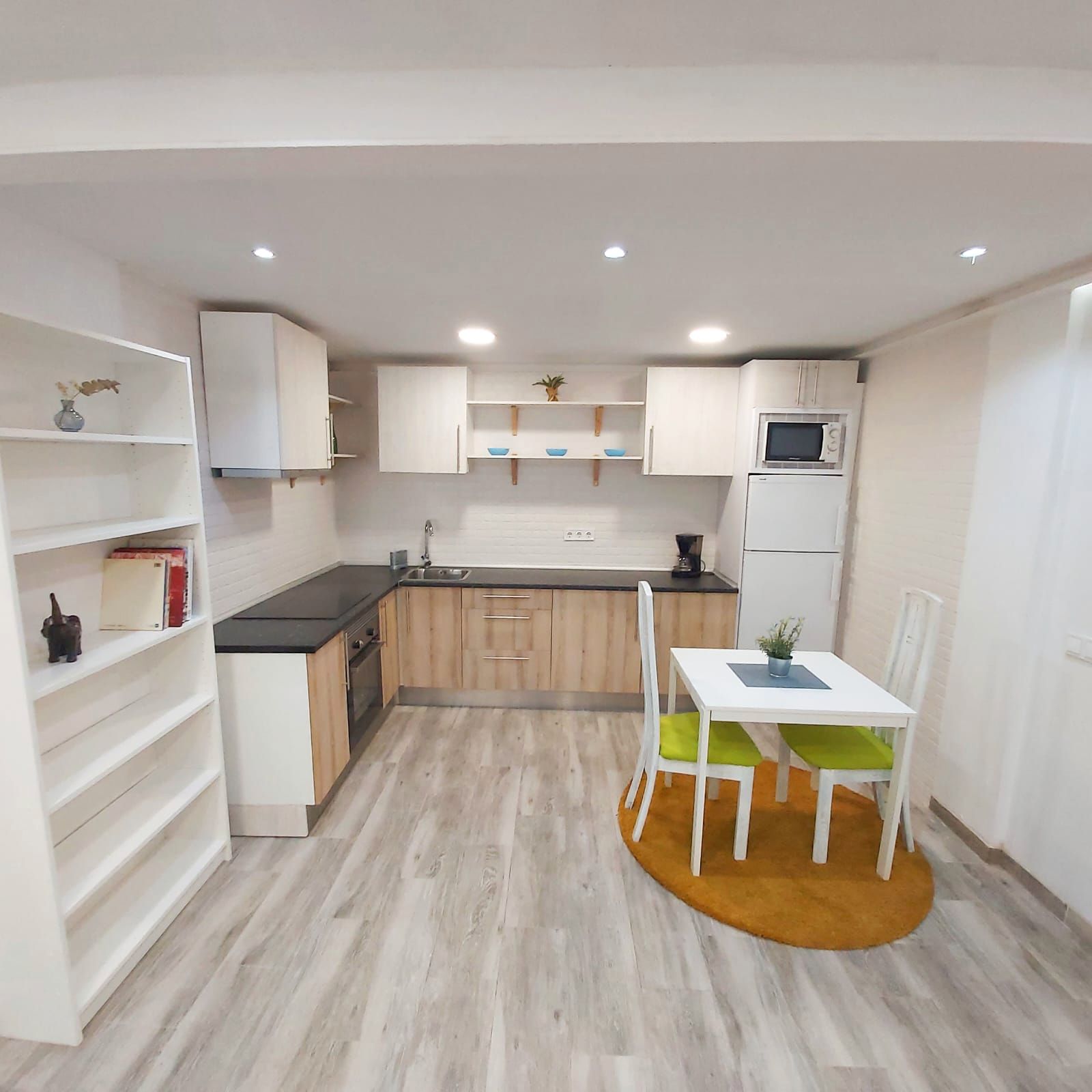 Cuina de Planta baixa en venda en Málaga Capital amb Moblat, Forn i Rentadora