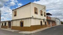 Vista exterior de Casa o xalet en venda en Calzada de Calatrava amb Calefacció
