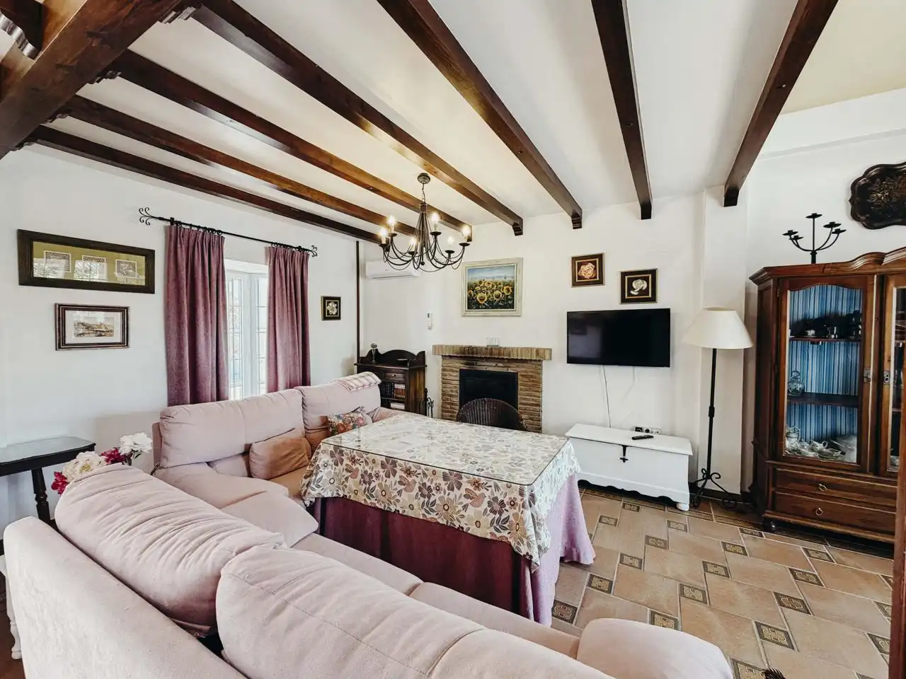 Sala de estar de Casa o chalet en venta en Arcos de la Frontera con Aire acondicionado, Jardín privado y Terraza