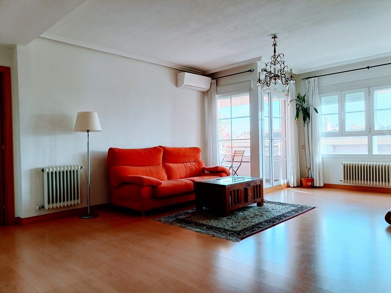 Sala d'estar de Pis de lloguer en Boadilla del Monte amb Aire condicionat, Calefacció i Terrassa