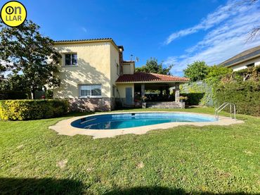 Casa con piscina en venta en L'Ametlla del Vallès
