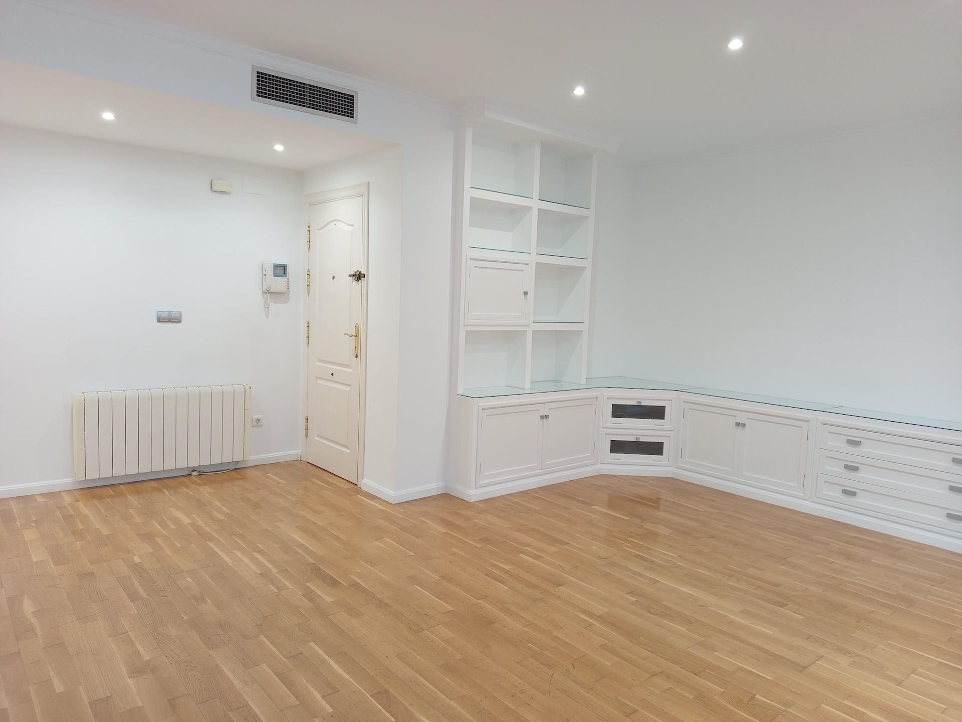 Sala d'estar de Pis de lloguer en  Zaragoza Capital amb Aire condicionat, Calefacció i Parquet