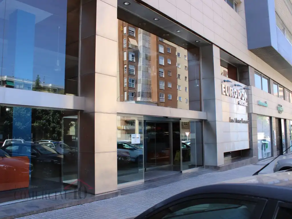 Office space with lift to rent in Calle Luis Alvarez Lencero, imagen 23