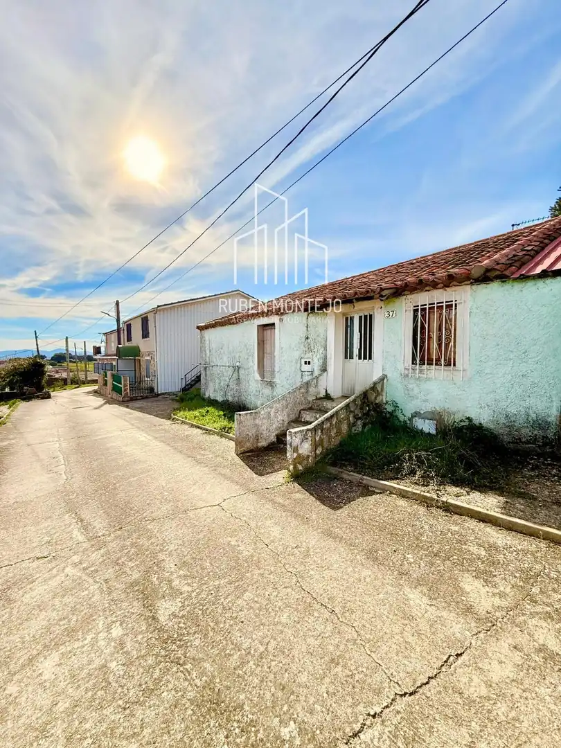 Vista exterior de Casa o chalet en venta en Membribe de la Sierra con Amueblado