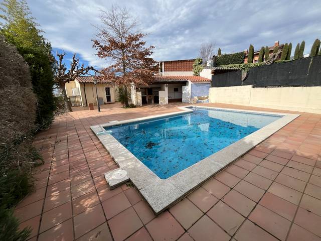 Casa-chalet en Venta en Carrer de Músic Coll en Cassà de la Selva