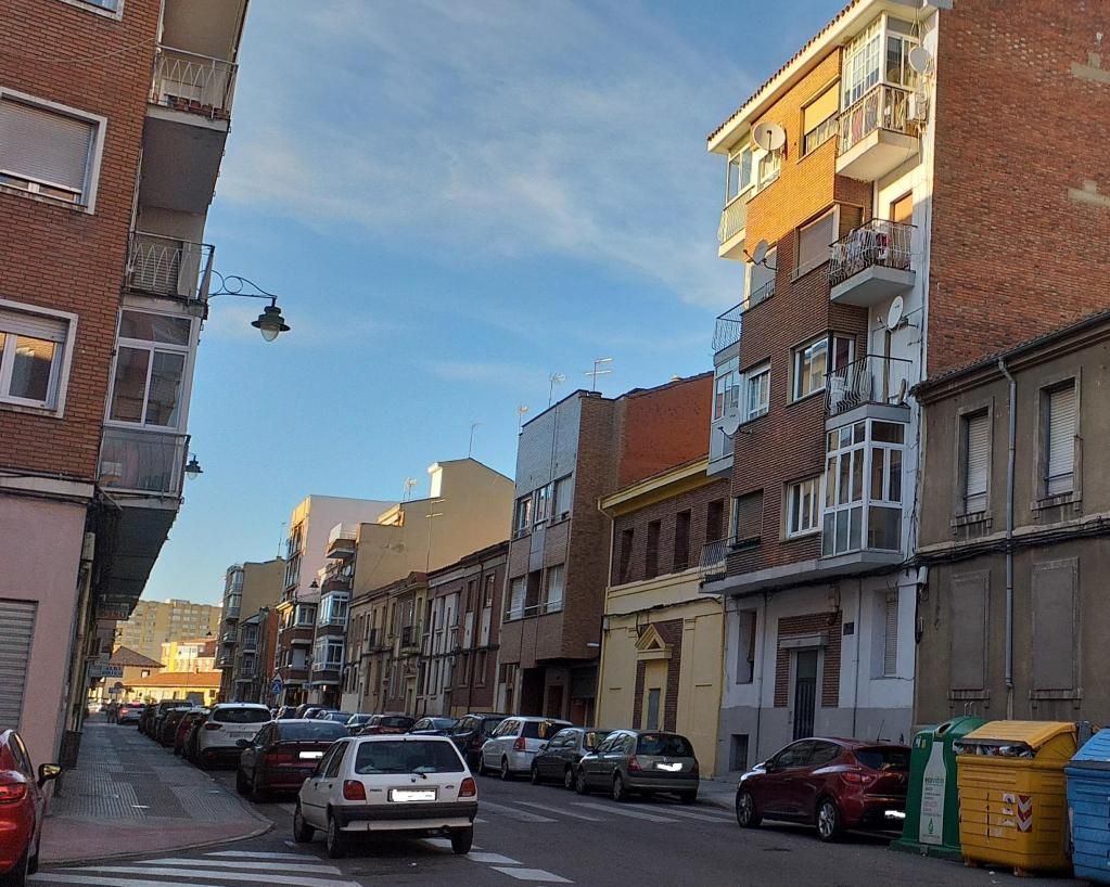 Exterior view of Flat for sale in León Capital 