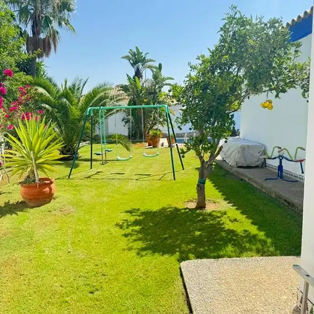 Jardí de Casa o xalet en venda en Chiclana de la Frontera amb Aire condicionat, Calefacció i Jardí privat