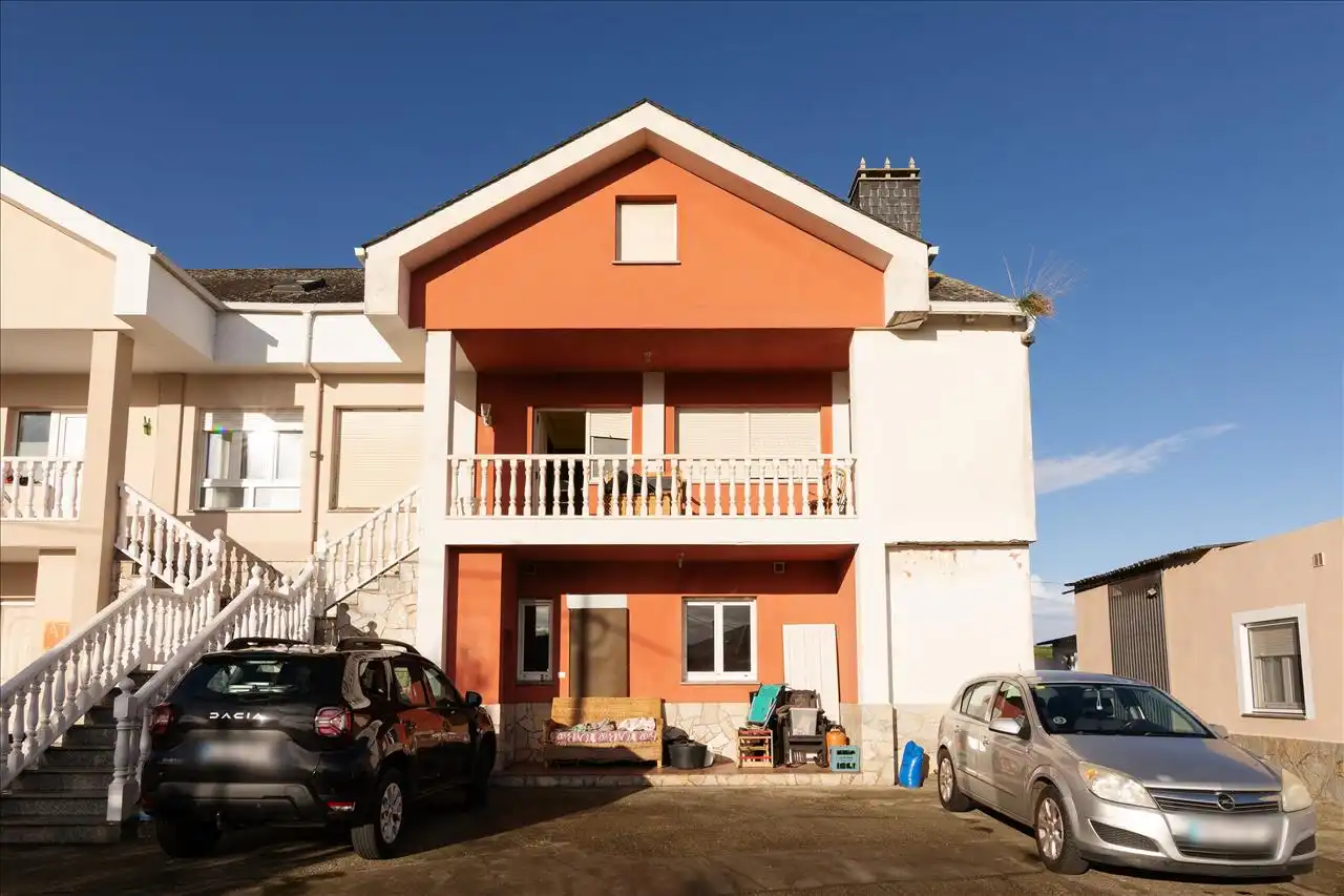 Vista exterior de Dúplex en venta en Navia con Terraza