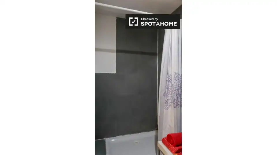 Baño de Piso de alquiler en Madrid con Aire acondicionado, Calefacción y Amueblado