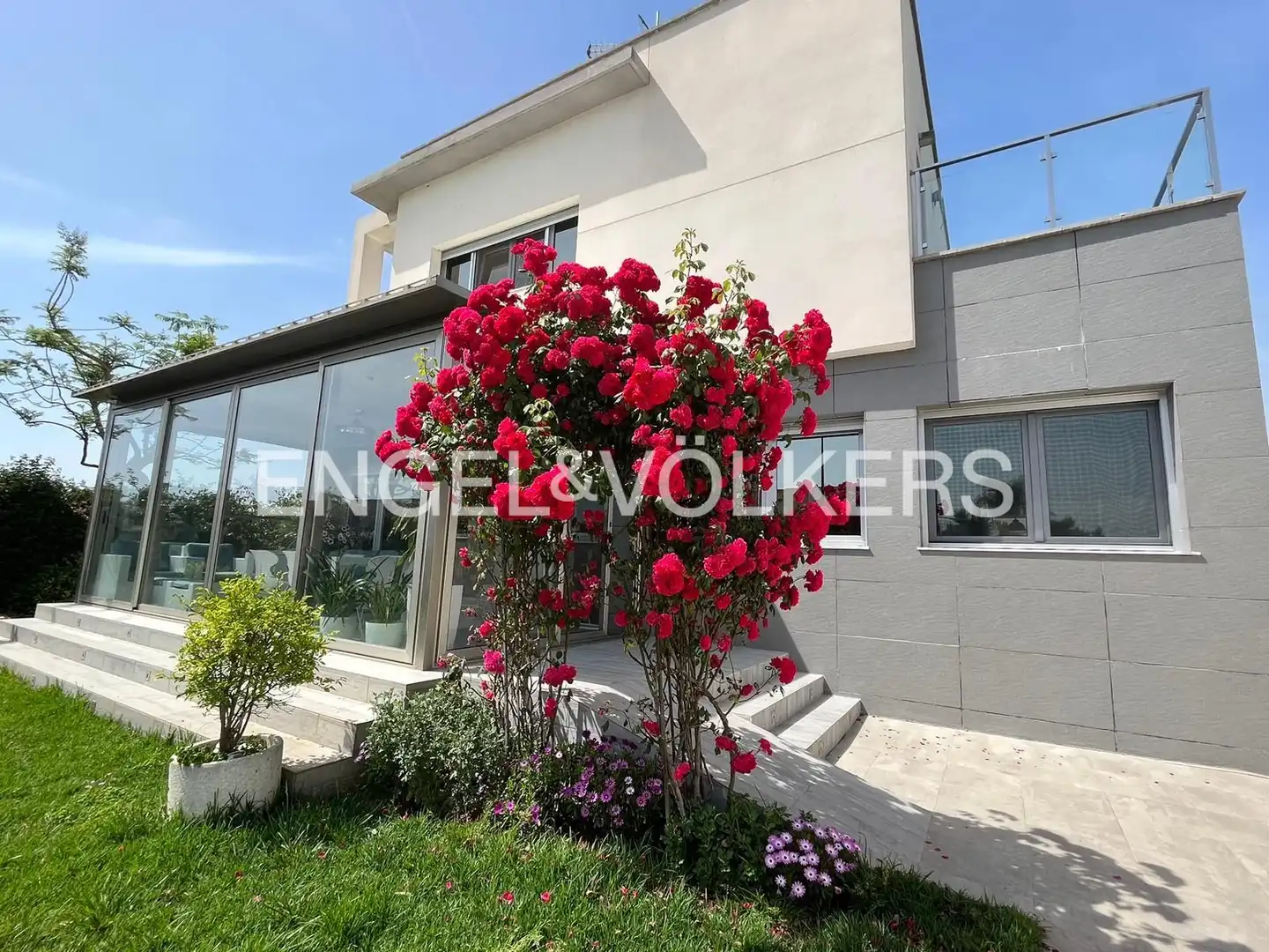 Vista exterior de Casa o chalet de alquiler en Riba-roja de Túria con Aire acondicionado, Calefacción y Jardín privado