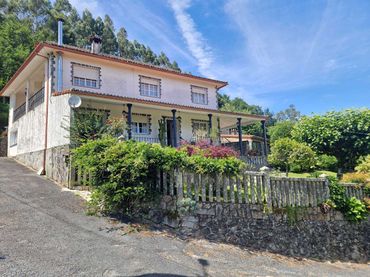 Casa con piscina in vendita a Brión
