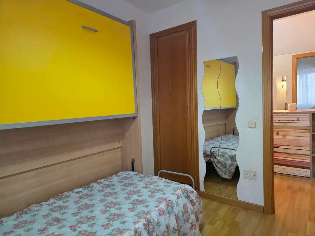 Bedroom of Flat for rent in Madrid  with Heating, Terrace and Furnished