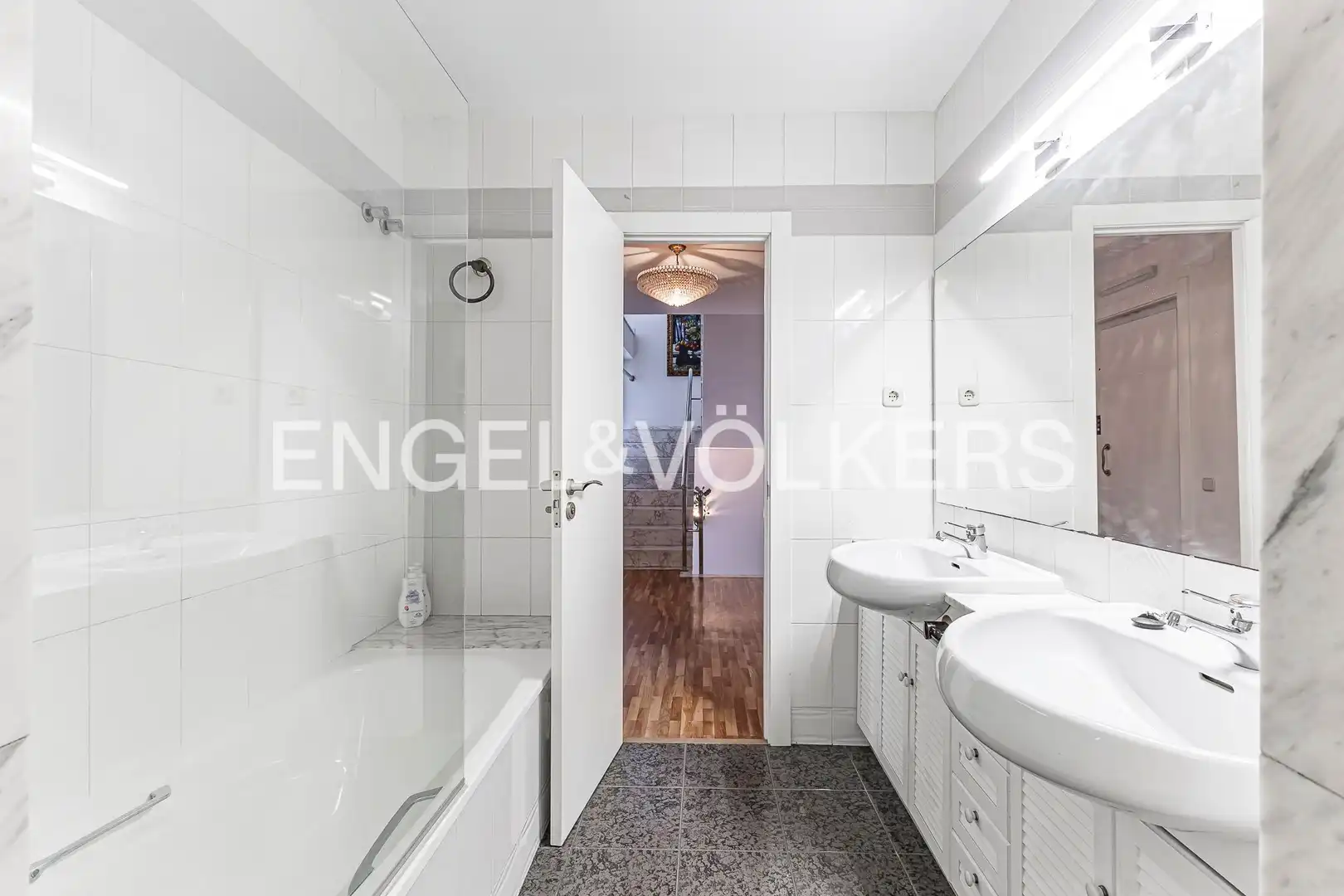 Bathroom of Detached homes for sale in Sant Cugat del Vallès  with Air Conditioner, Heating and Private garden