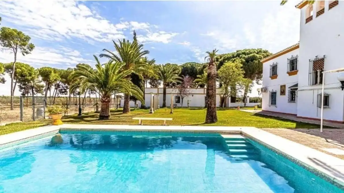 Piscina de Casa o xalet en venda en Marchena amb Aire condicionat, Calefacció i Jardí privat
