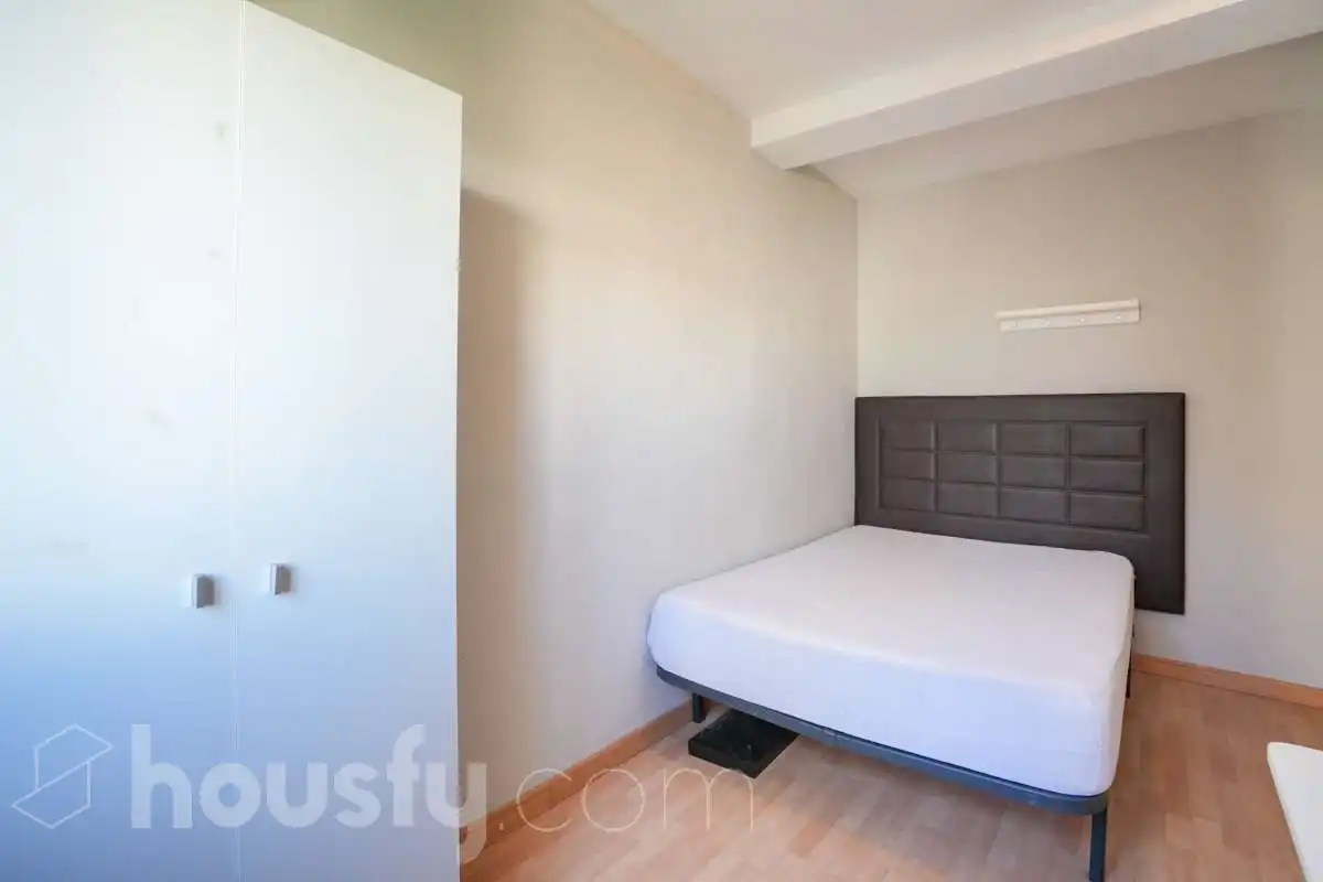 Dormitori de Pis en venda en Madrid amb Calefacció, Parquet i Moblat