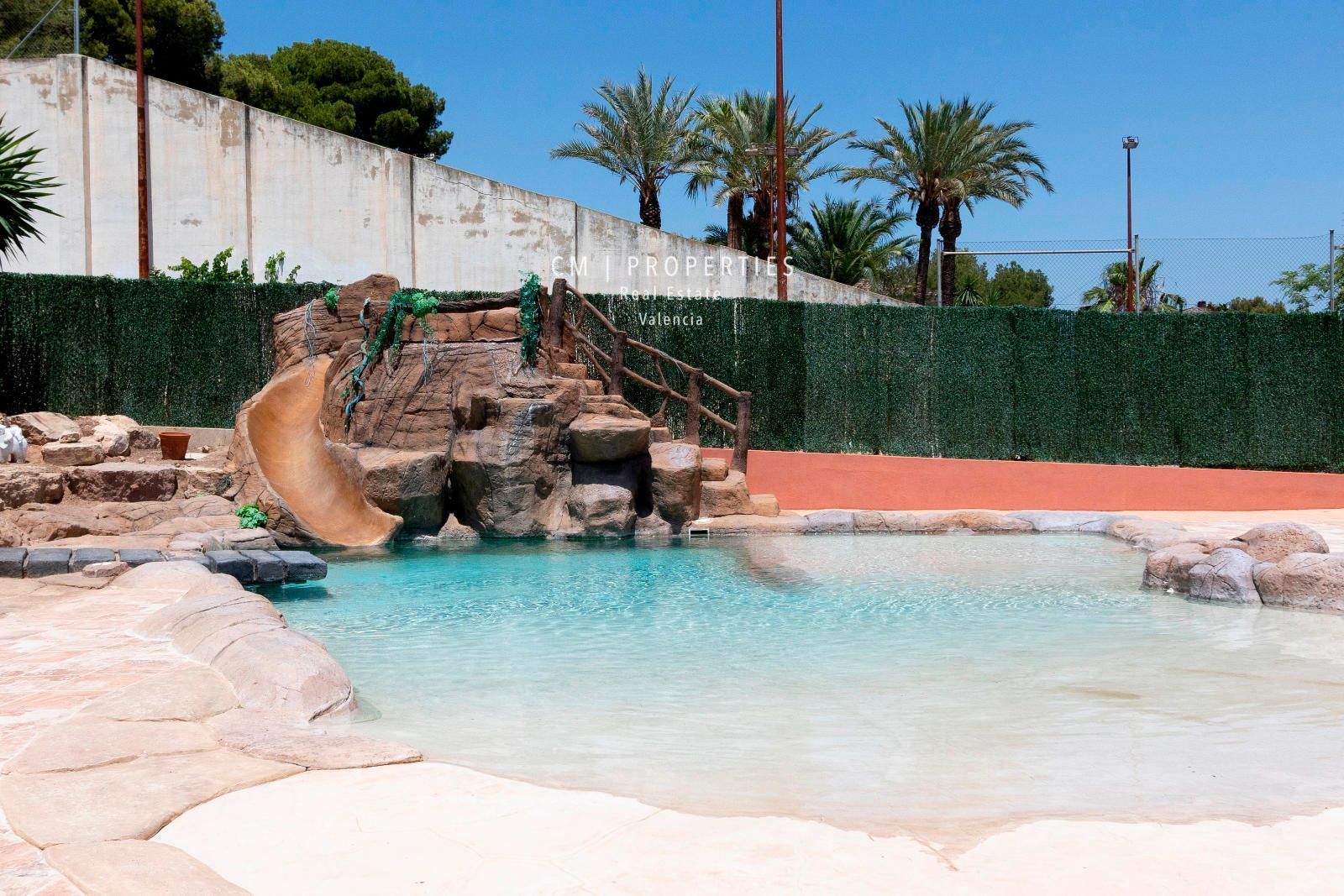 Swimming pool of House or chalet for sale in Paterna  with Air Conditioner, Heating and Swimming Pool