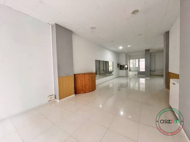 Local comercial en Alquiler en CL BRASIL en La Calzada