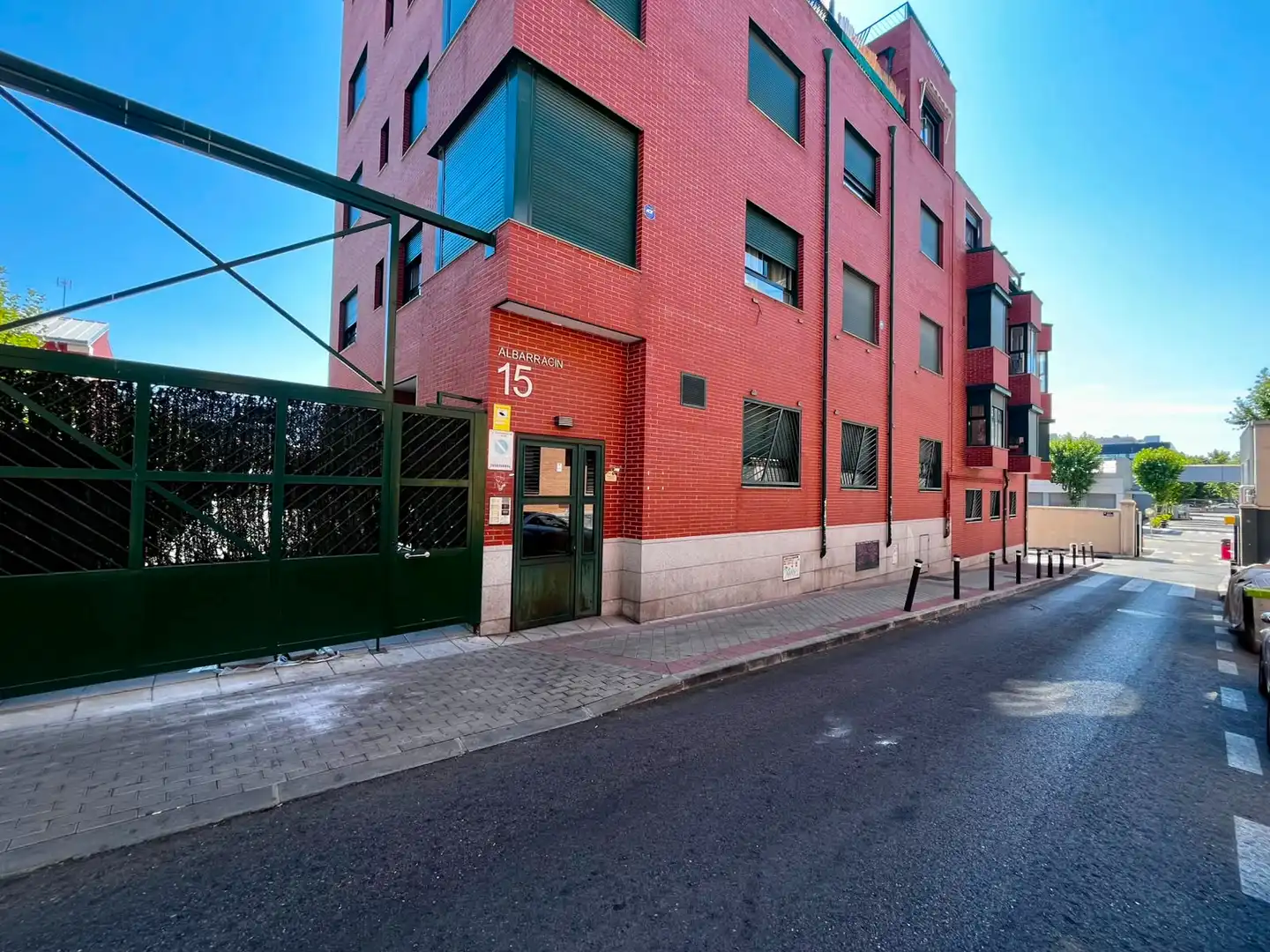 Garage for rent in Calle de Albarracín, 15, Simancas