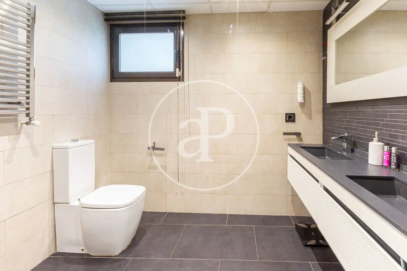 Bathroom of Houses for sale in Chiva  with Air Conditioner, Heating and Private garden