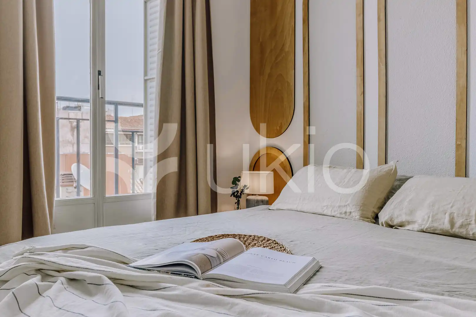 Dormitori de Apartament de lloguer en Madrid amb Aire condicionat, Calefacció i Moblat