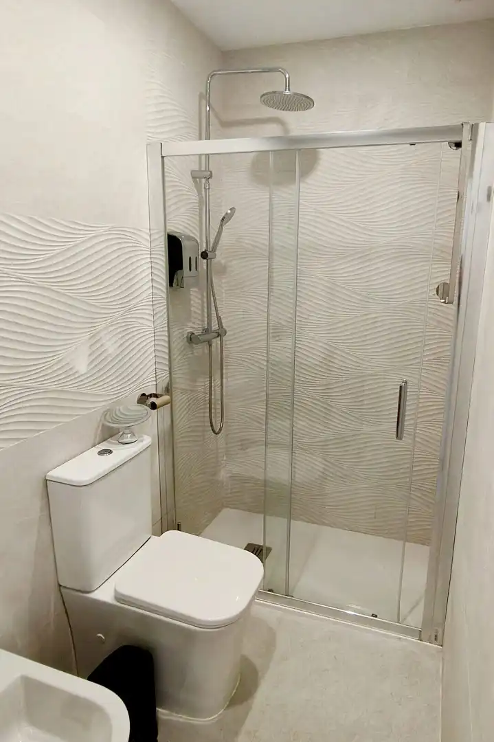 Baño de Apartamento en venta en Puerto de la Cruz con Amueblado, Lavadora y Microondas