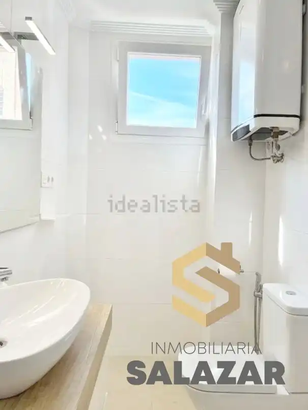 Baño de Piso de alquiler en Bilbao  con Calefacción y Terraza