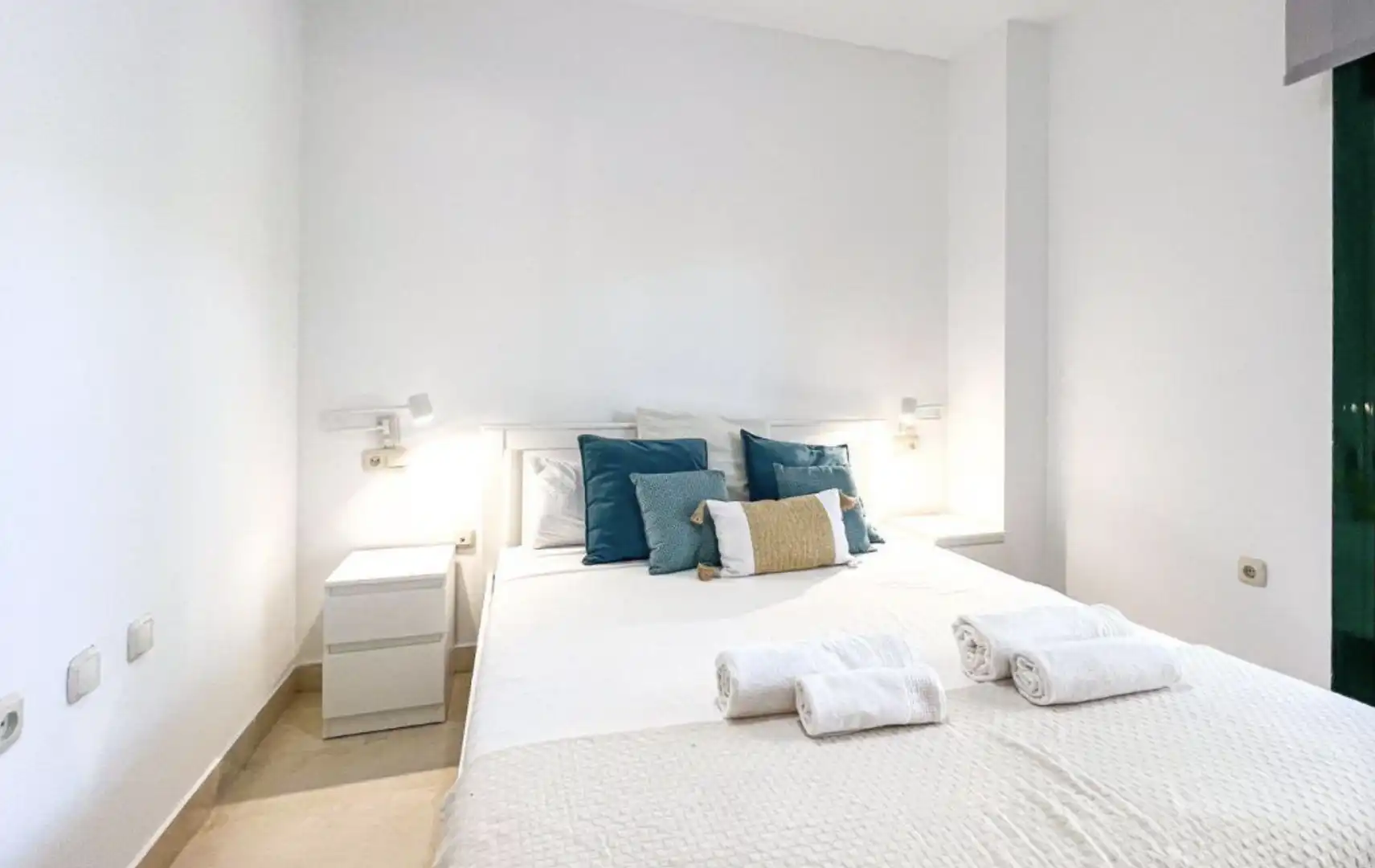 Schlafzimmer von Wohnungen zum Verkauf in Marbella mit Klimaanlage, Heizung und Privatgarten