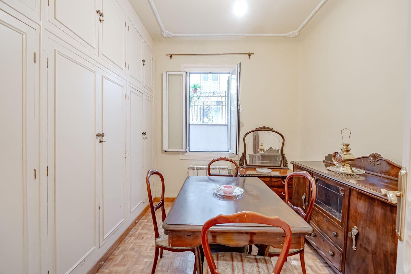 Comedor de Piso en venta en  Madrid Capital