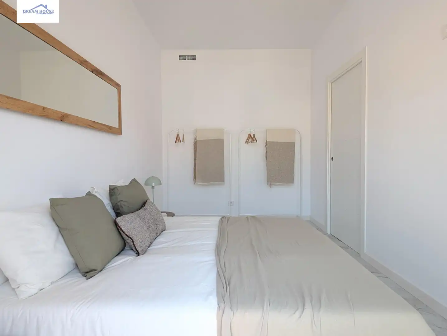 Schlafzimmer von Wohnungen zum Verkauf in Mataró mit Klimaanlage, Heizung und Balkon