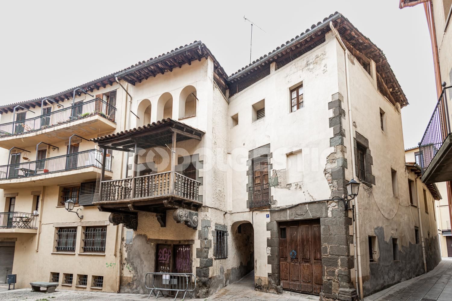 Vista exterior de Edifici en venda en Torelló