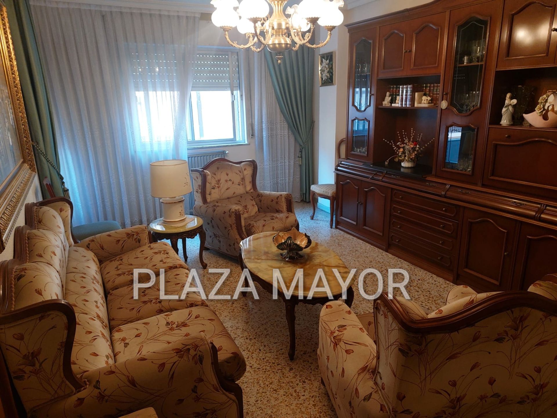 Sala d'estar de Pis en venda en Salamanca Capital amb Calefacció, Moblat i Balcó