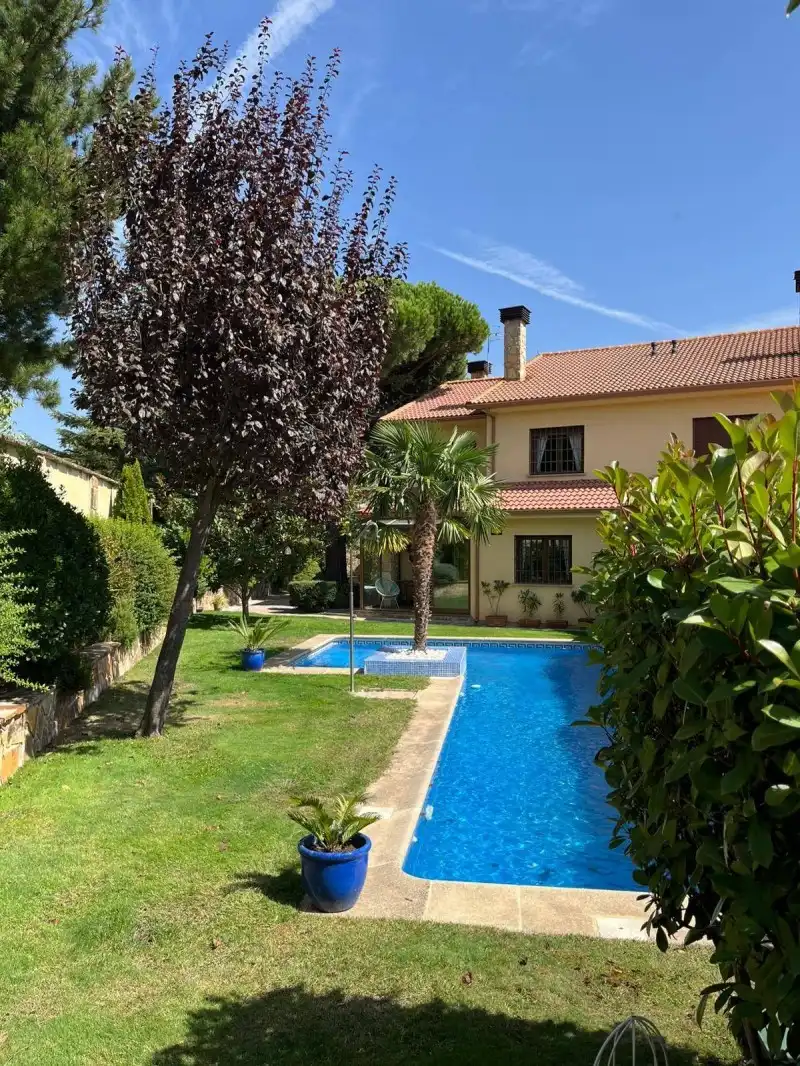 Jardí de Casa o xalet en venda en Valdemanco amb Calefacció, Terrassa i Traster