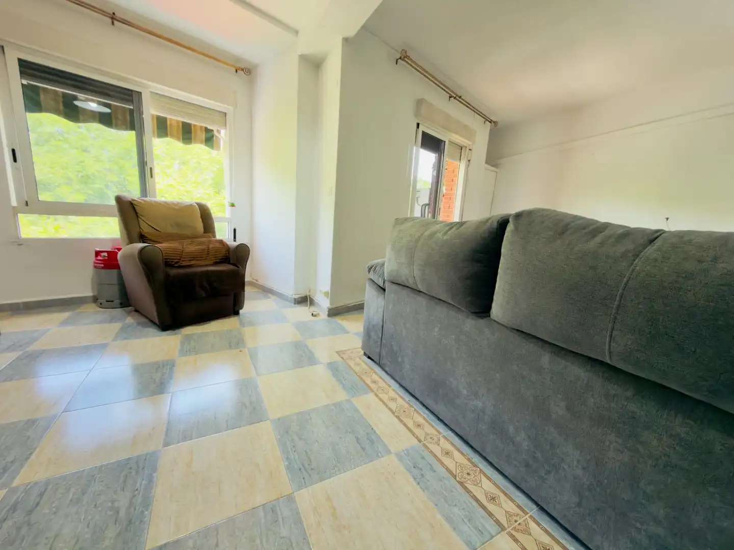 Sala de estar de Piso en venta en Córdoba con Terraza, Trastero y Amueblado