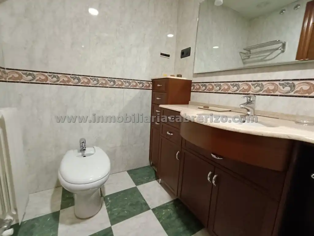 Flat for sale in Calle Rodrigo de Arriaga Mendo, Residencia