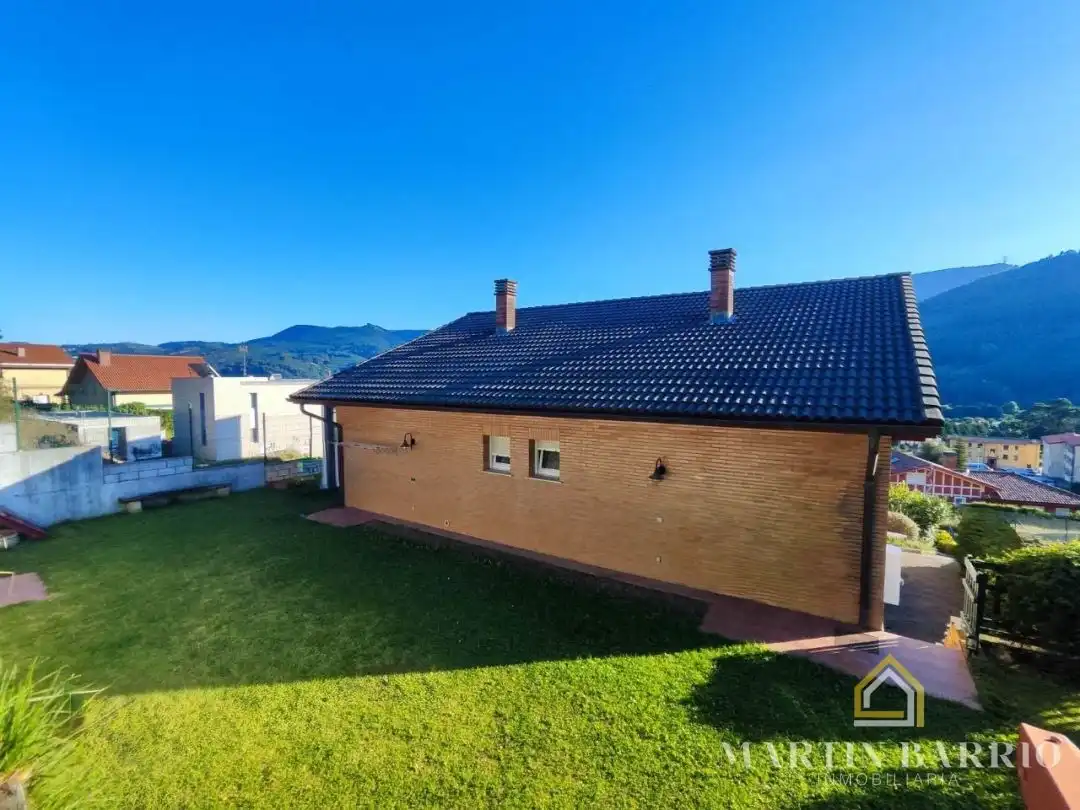 Vista exterior de Casa o chalet en venta en Muskiz con Calefacción, Jardín privado y Terraza