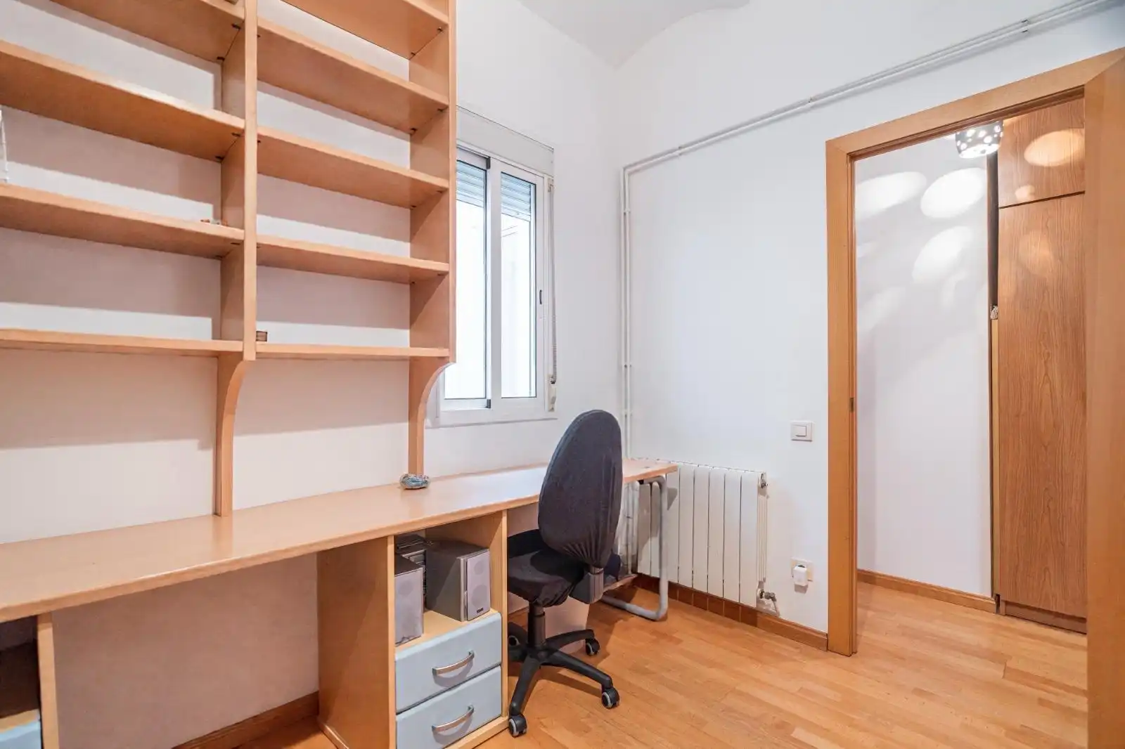 Schlafzimmer von Wohnung zum Verkauf in Barcelona mit Klimaanlage, Heizung und Parkett