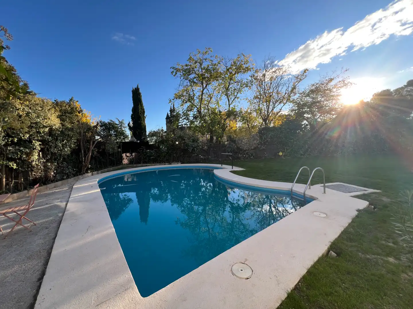 Swimming pool of Houses for share in Madrid  with Air Conditioner, Heating and Private garden