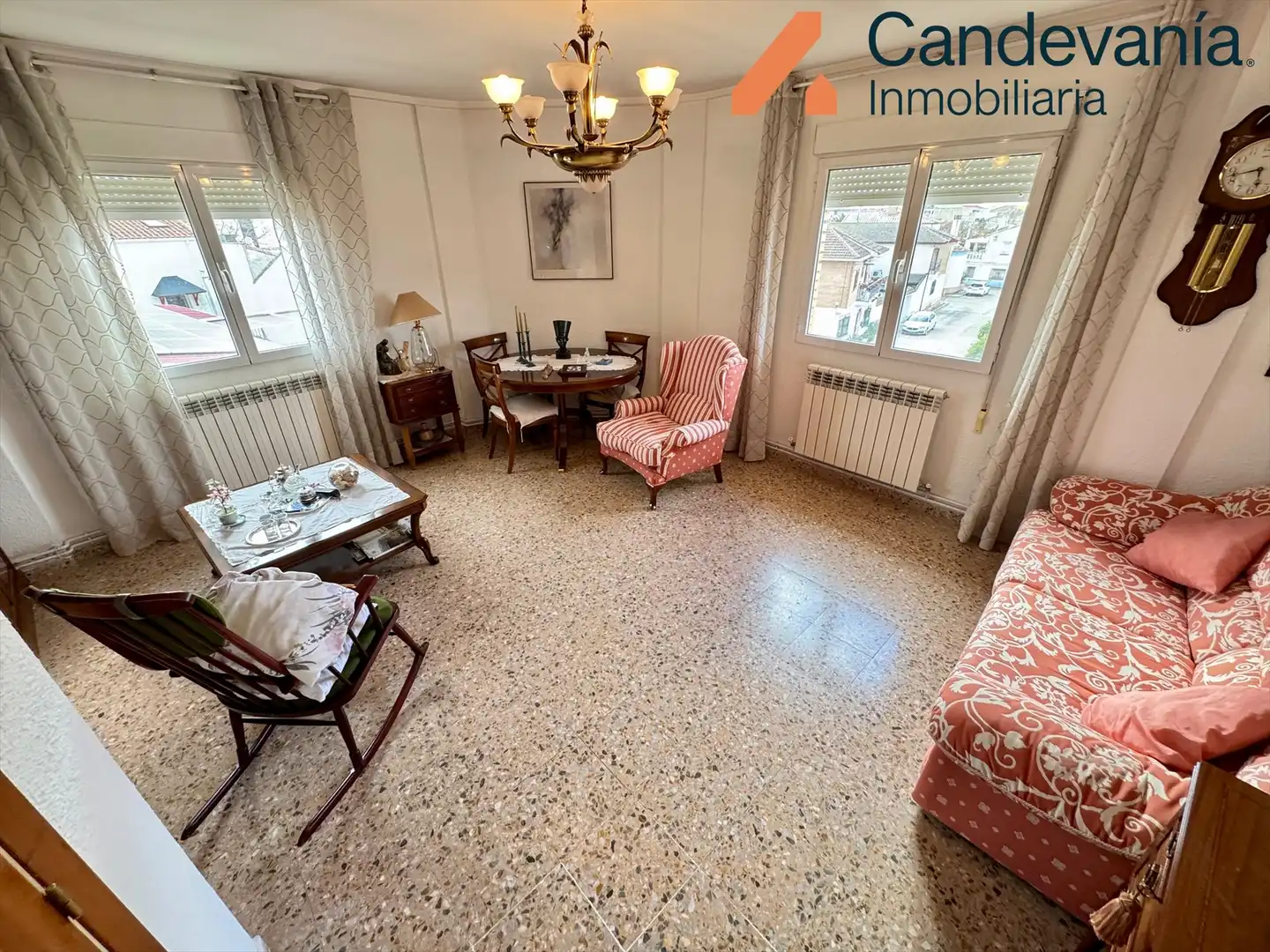 Sala de estar de Piso en venta en San Mateo de Gállego con Aire acondicionado, Calefacción y Balcón