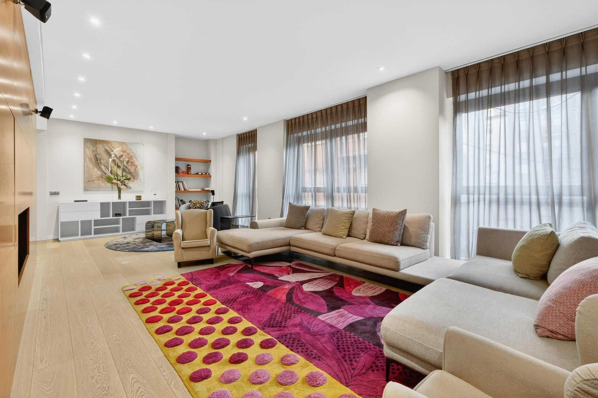 Living room of Flat for sale in Girona Capital  with Air Conditioner, Heating and Terrace