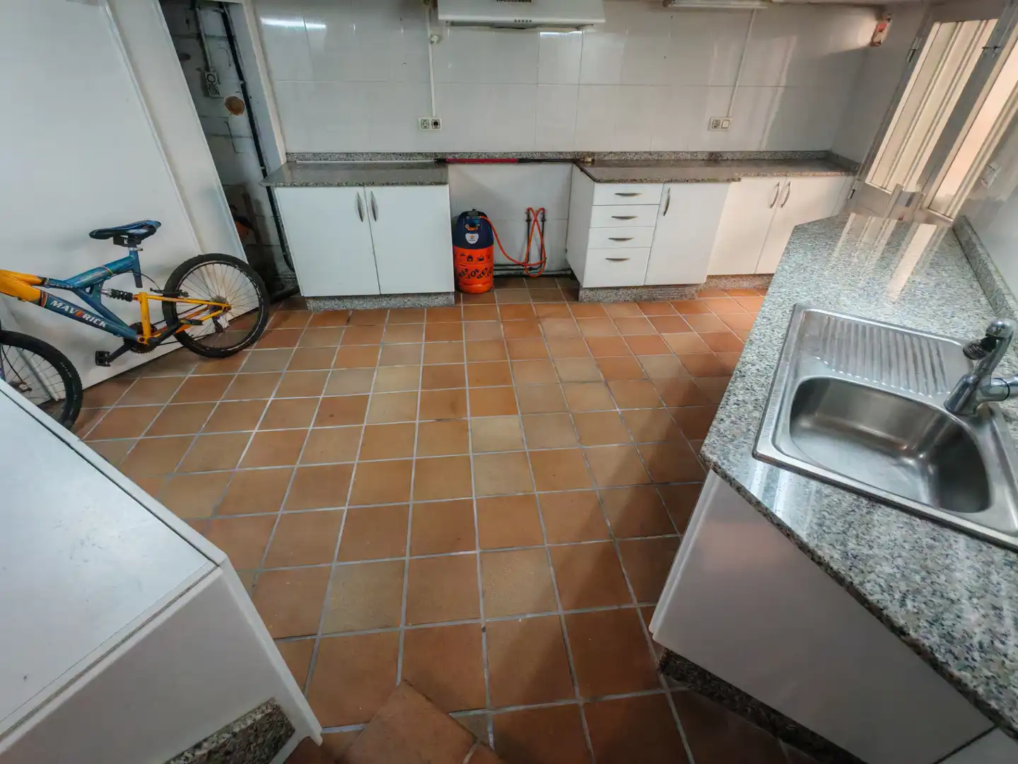Kitchen of Detached homes for rent in A Laracha    with Terrace, Storage room and Furnished