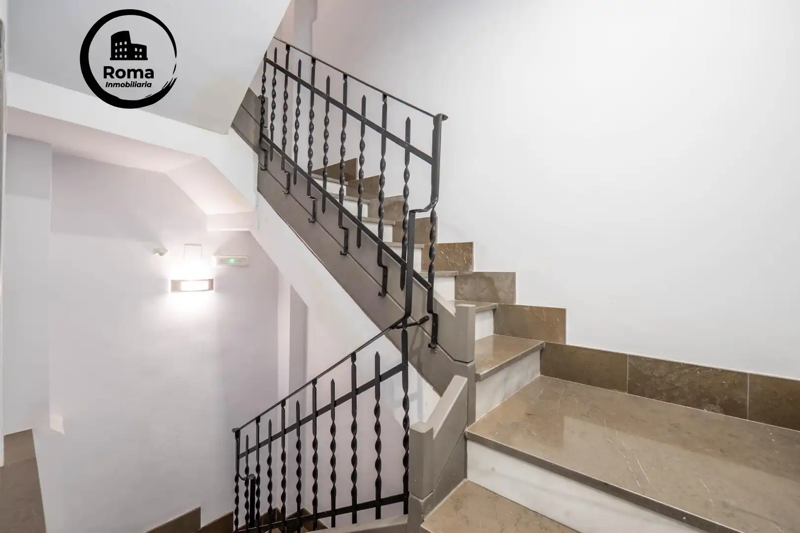 Houses for sale in Granada  with Air Conditioner, Heating and Furnished