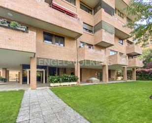 Exterior view of Apartment for sale in  Madrid Capital  with Air Conditioner, Heating and Private garden