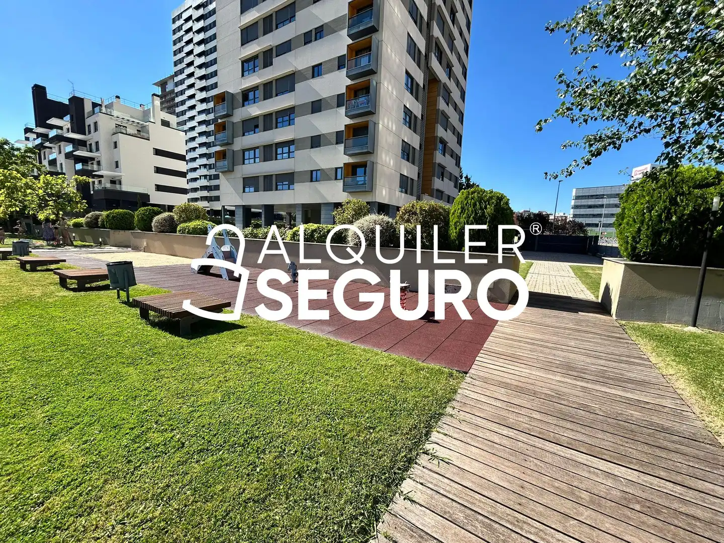 Vista exterior de Pis de lloguer en Madrid amb Aire condicionat, Calefacció i Piscina