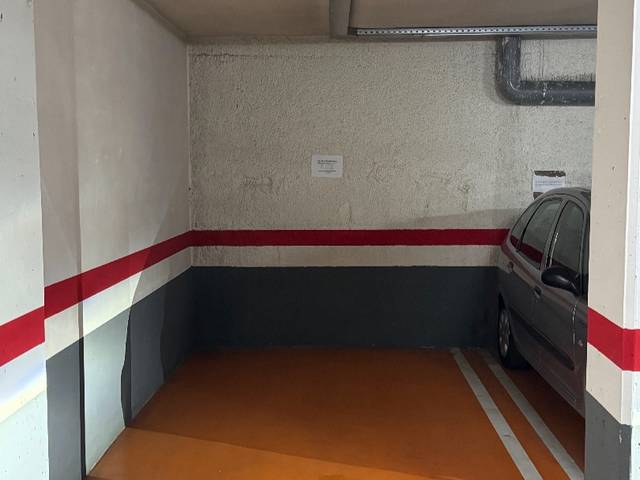 Garaje en Alquiler en Calle Hellín, 22 en Alto de los Molinos